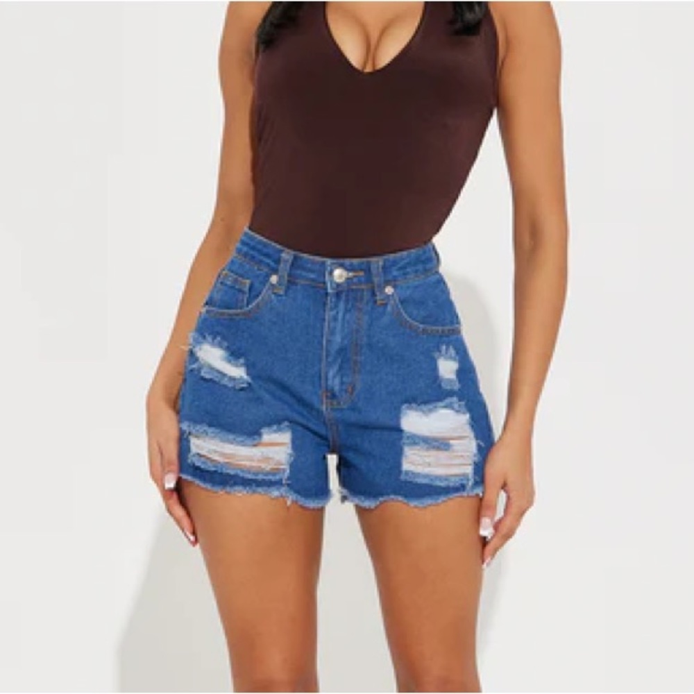 Sedona High Rise Ripped Cut-Off Denim Shorts NEW 🏷️